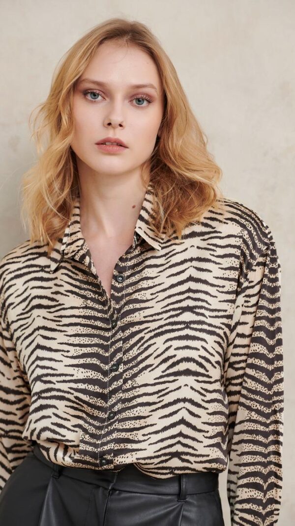 FW22-703 StudioResk