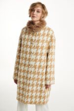 PIE-DE-POUL DESIGN COAT